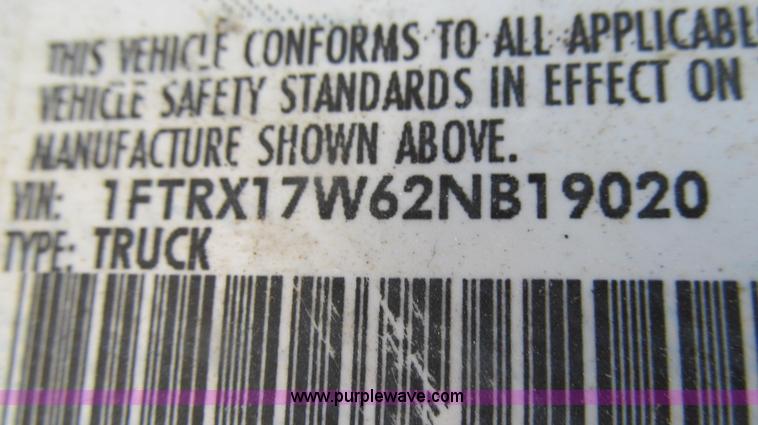 image for item G2083 2002 Ford F150 XL SuperCab pickup truck