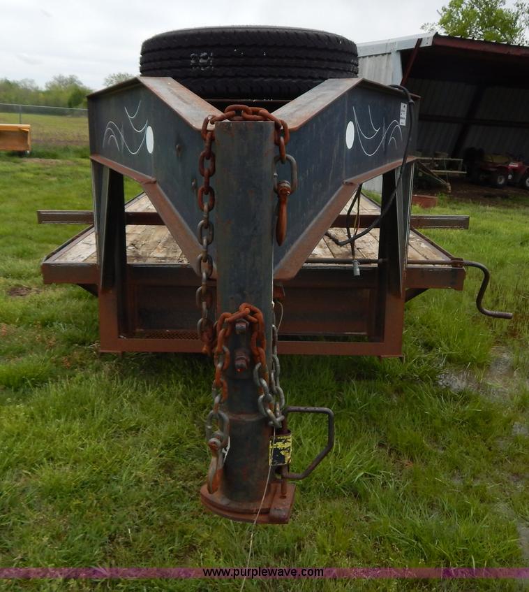 image for item G3187 1999 25'L gooseneck trailer