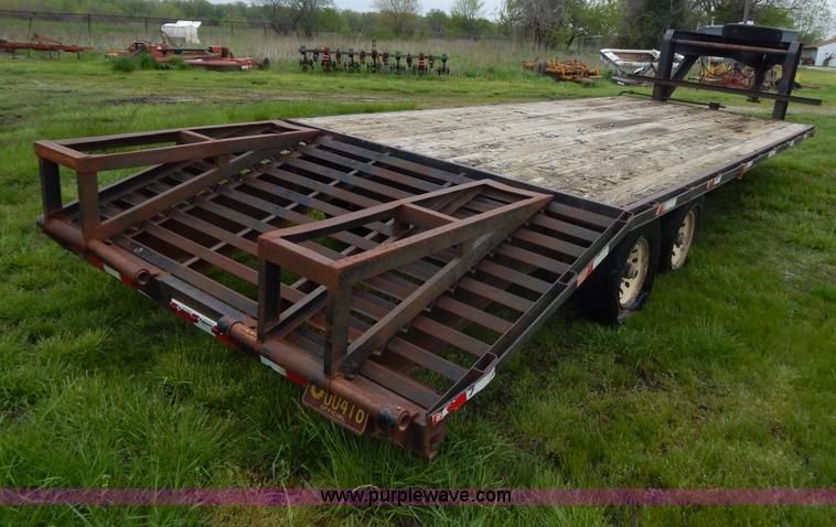 image for item G3187 1999 25'L gooseneck trailer