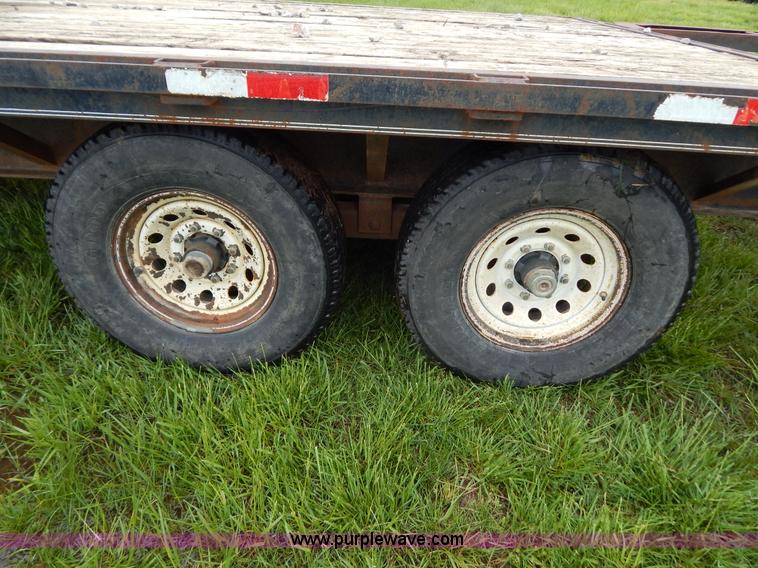 image for item G3187 1999 25'L gooseneck trailer