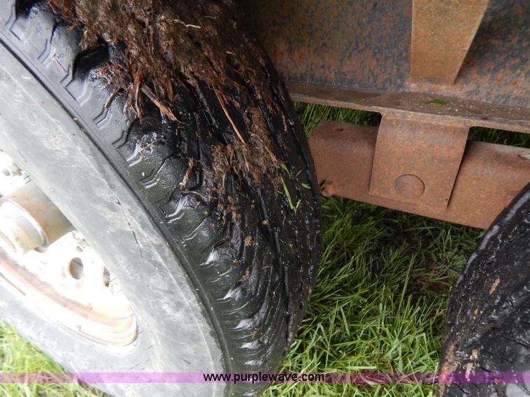 image for item G3187 1999 25'L gooseneck trailer