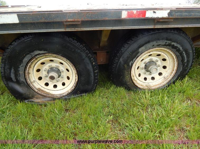 image for item G3187 1999 25'L gooseneck trailer