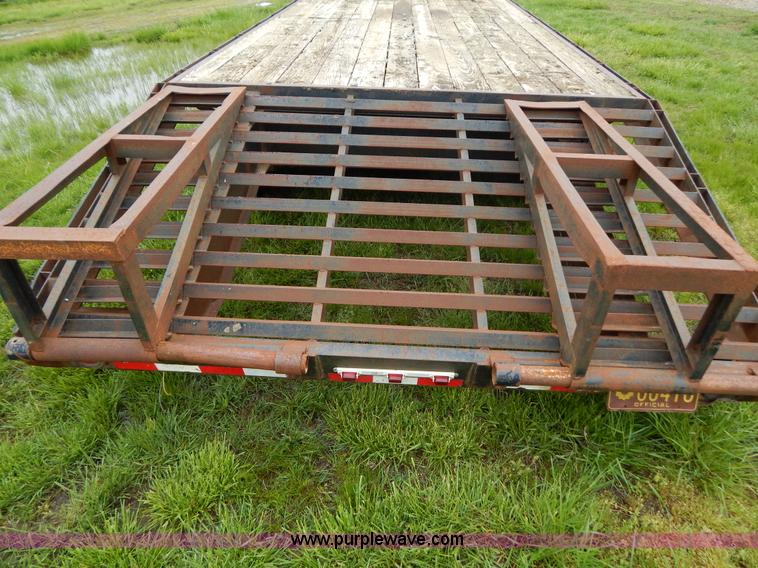 image for item G3187 1999 25'L gooseneck trailer