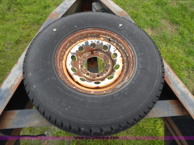 image for item G3187 1999 25'L gooseneck trailer