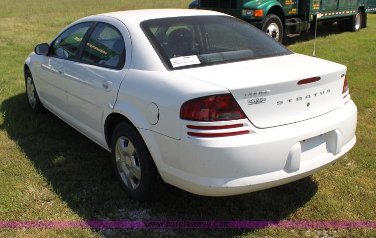 image for item G4118 2006 Dodge Stratus SXT