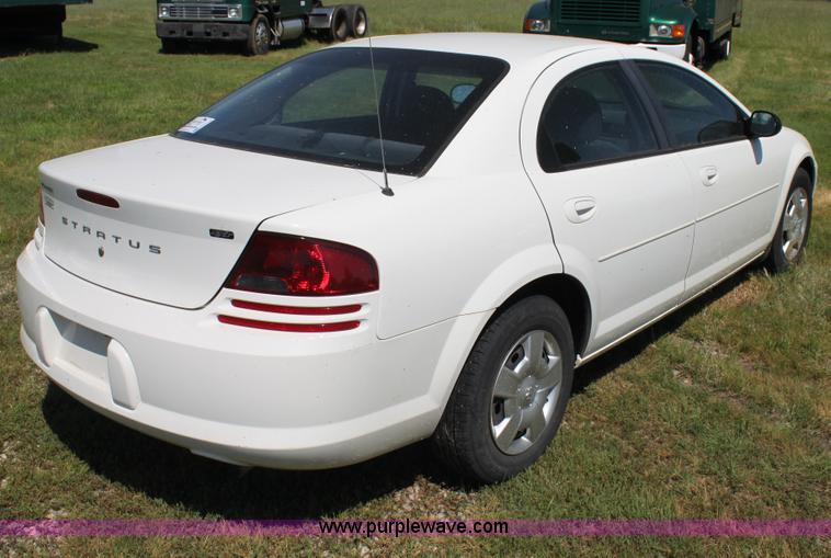 image for item G4118 2006 Dodge Stratus SXT
