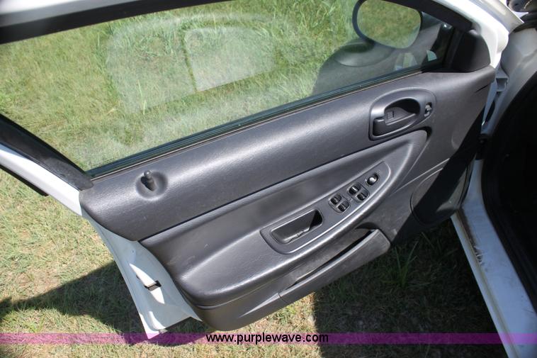 image for item G4118 2006 Dodge Stratus SXT