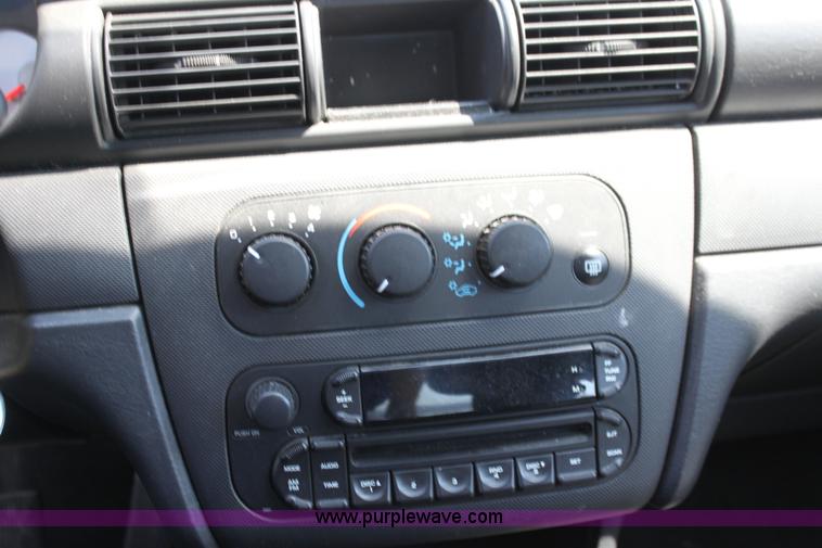 image for item G4118 2006 Dodge Stratus SXT