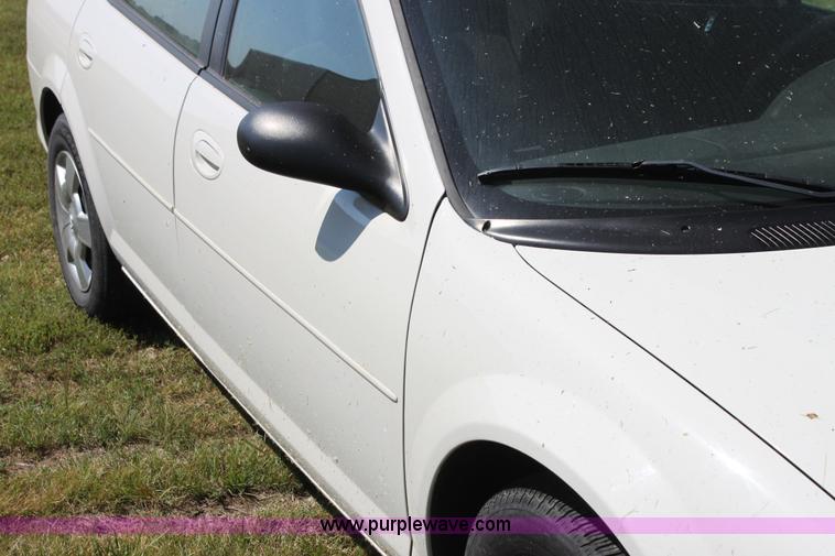 image for item G4118 2006 Dodge Stratus SXT