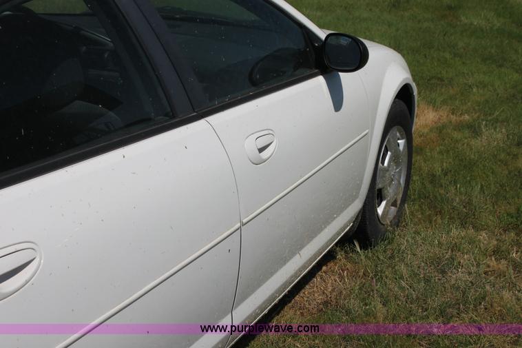 image for item G4118 2006 Dodge Stratus SXT
