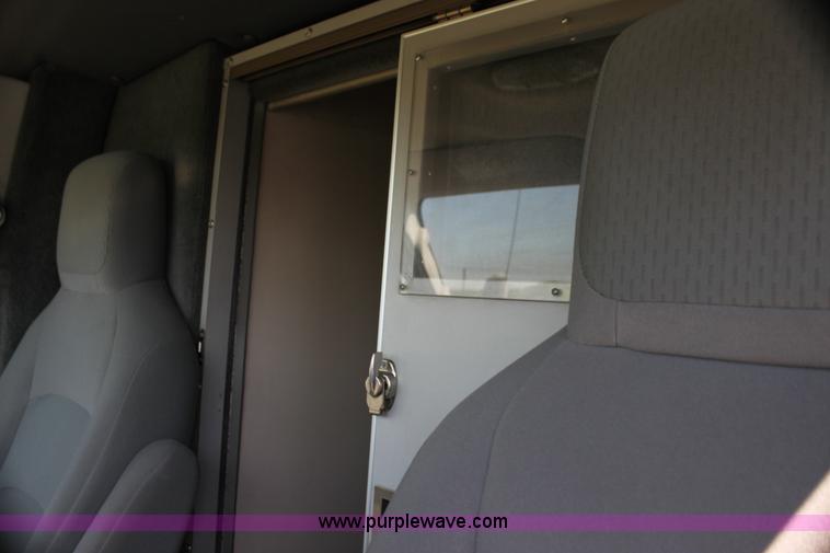 image for item G4119 2010 Ford Econoline E450 ambulance