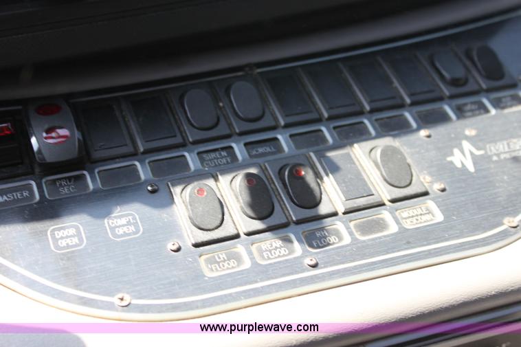 image for item G4119 2010 Ford Econoline E450 ambulance