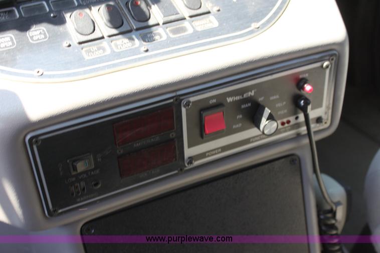 image for item G4119 2010 Ford Econoline E450 ambulance