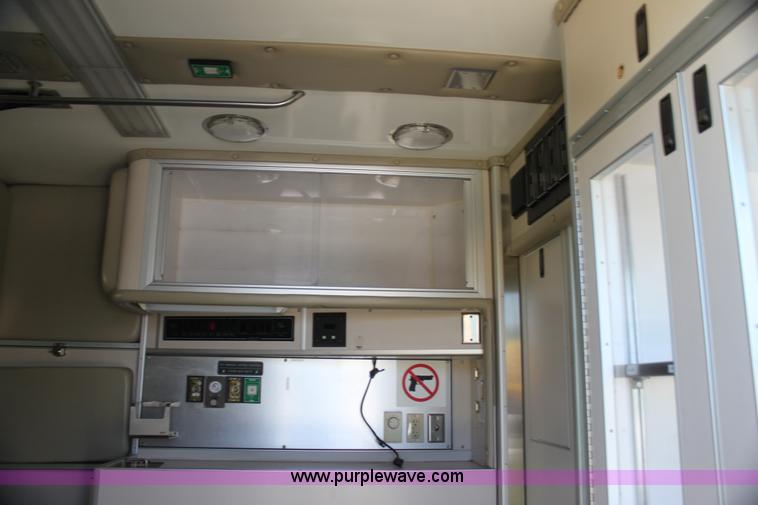 image for item G4119 2010 Ford Econoline E450 ambulance
