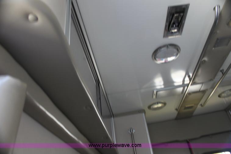 image for item G4119 2010 Ford Econoline E450 ambulance
