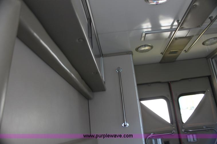 image for item G4119 2010 Ford Econoline E450 ambulance