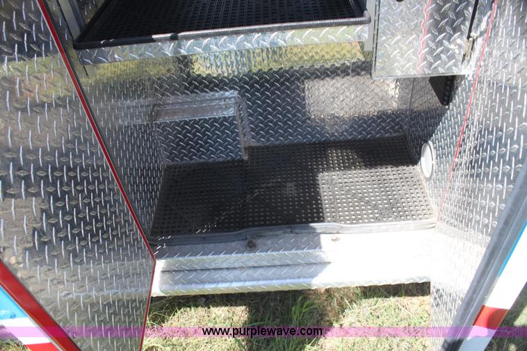 image for item G4119 2010 Ford Econoline E450 ambulance