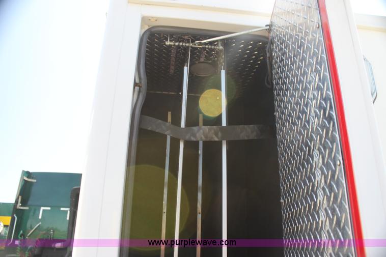 image for item G4119 2010 Ford Econoline E450 ambulance