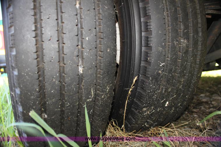 image for item G4119 2010 Ford Econoline E450 ambulance