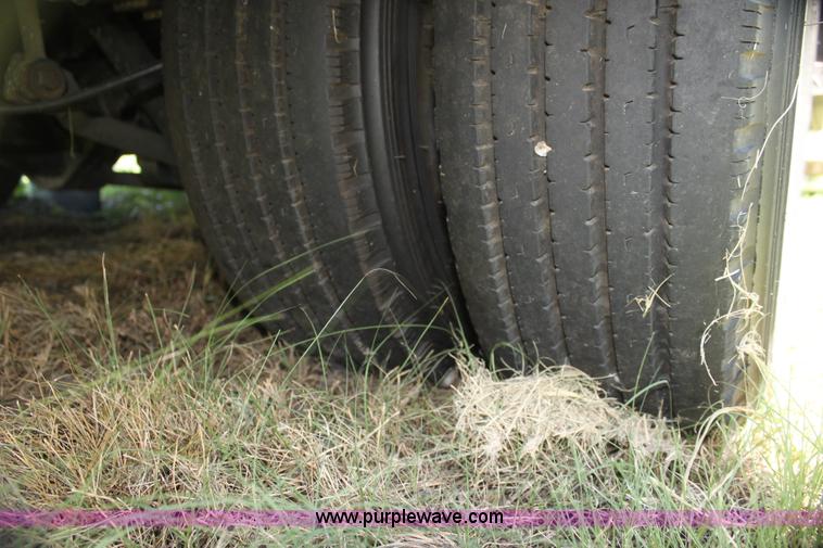 image for item G4119 2010 Ford Econoline E450 ambulance