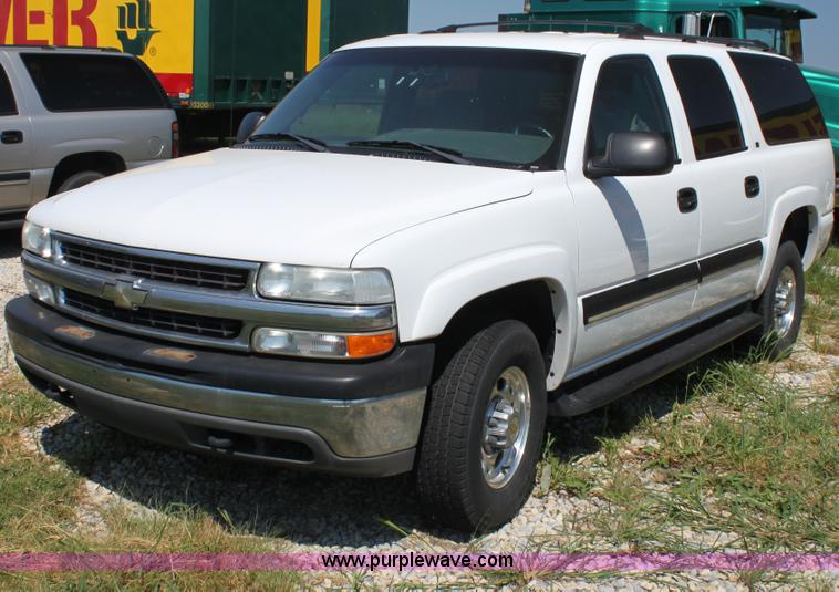 image for item G4120 2001 Chevrolet Suburban K2500 SUV
