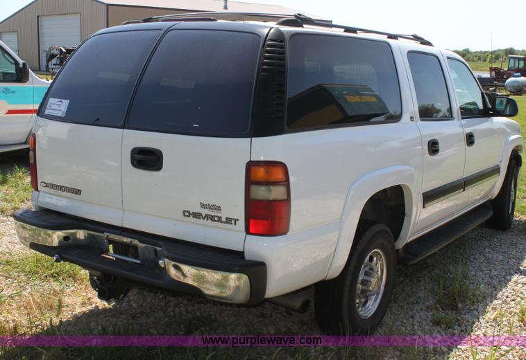 image for item G4120 2001 Chevrolet Suburban K2500 SUV