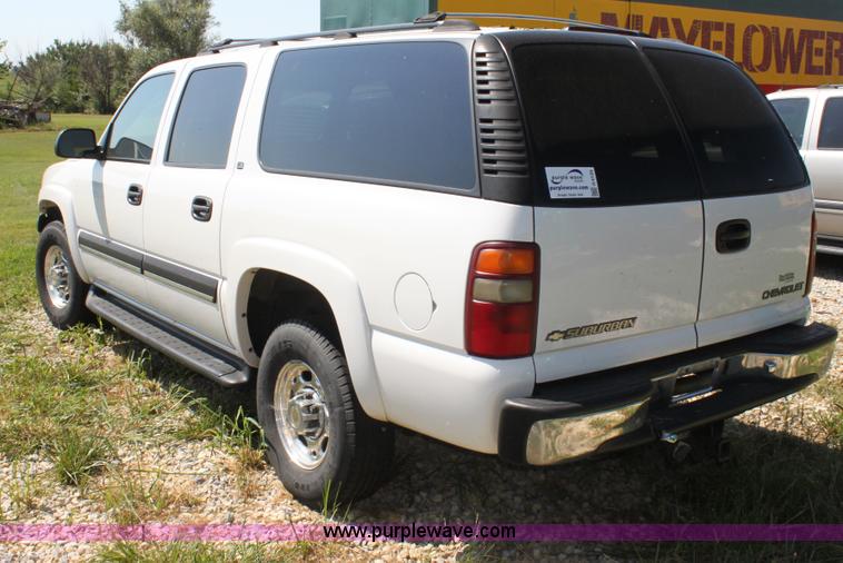 image for item G4120 2001 Chevrolet Suburban K2500 SUV