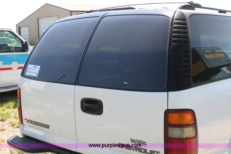 image for item G4120 2001 Chevrolet Suburban K2500 SUV