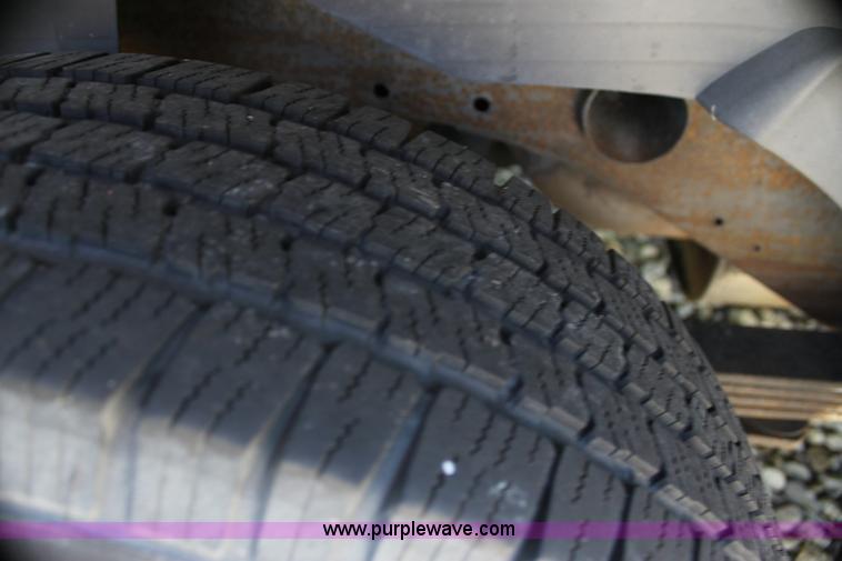 image for item G4120 2001 Chevrolet Suburban K2500 SUV