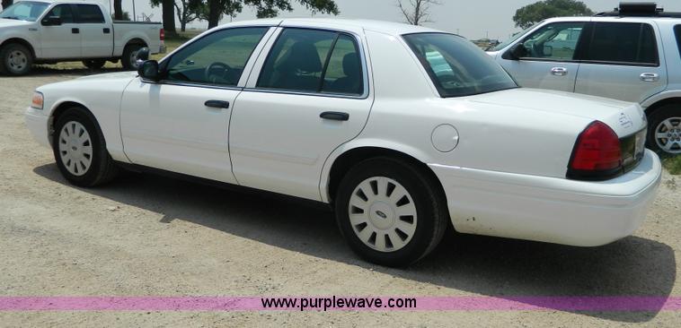 image for item G7923 2009 Ford Crown Victoria Police Interceptor