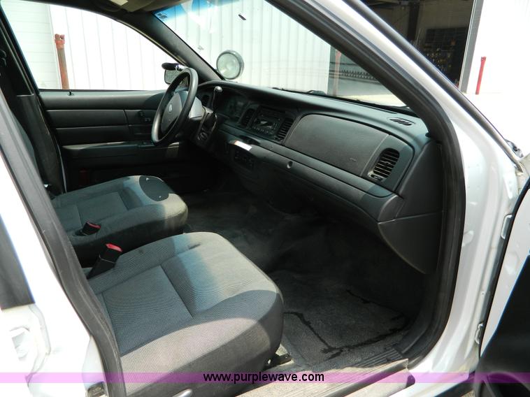 image for item G7923 2009 Ford Crown Victoria Police Interceptor