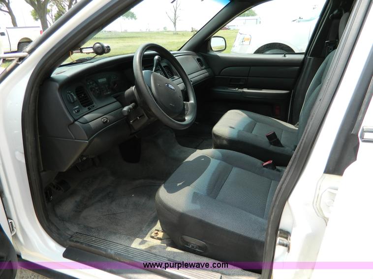 image for item G7923 2009 Ford Crown Victoria Police Interceptor