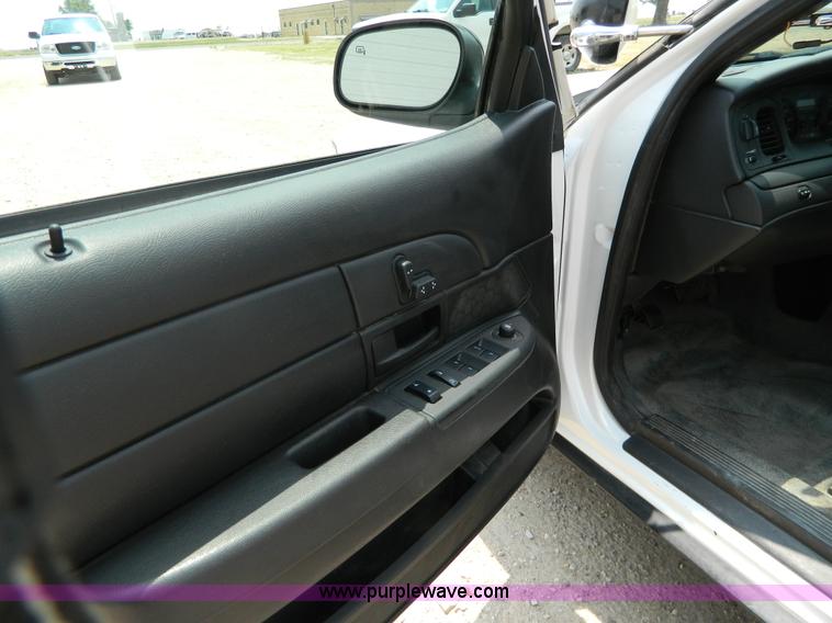 image for item G7923 2009 Ford Crown Victoria Police Interceptor