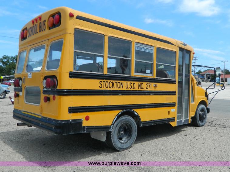 image for item G7975 1998 Chevrolet G3500 bus