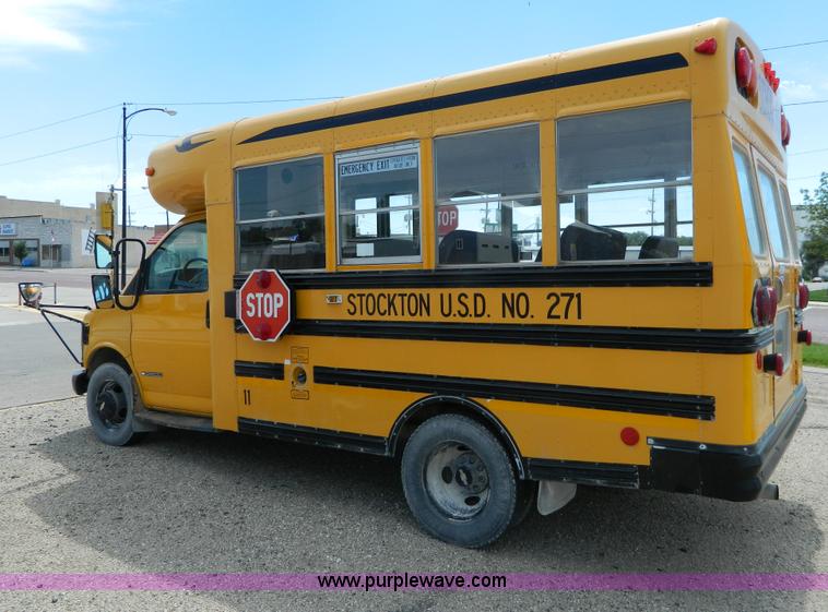 image for item G7975 1998 Chevrolet G3500 bus