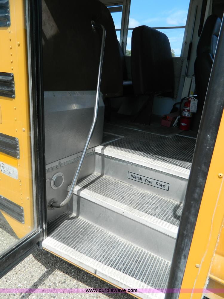 image for item G7975 1998 Chevrolet G3500 bus