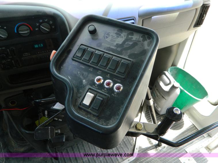 image for item G7975 1998 Chevrolet G3500 bus