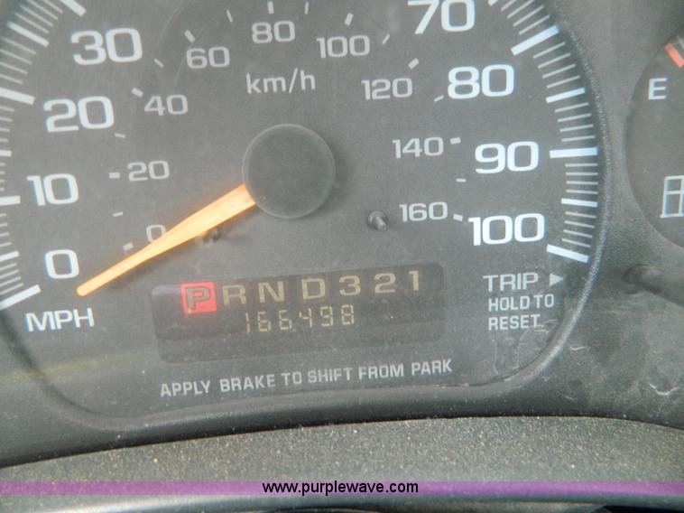 image for item G7975 1998 Chevrolet G3500 bus