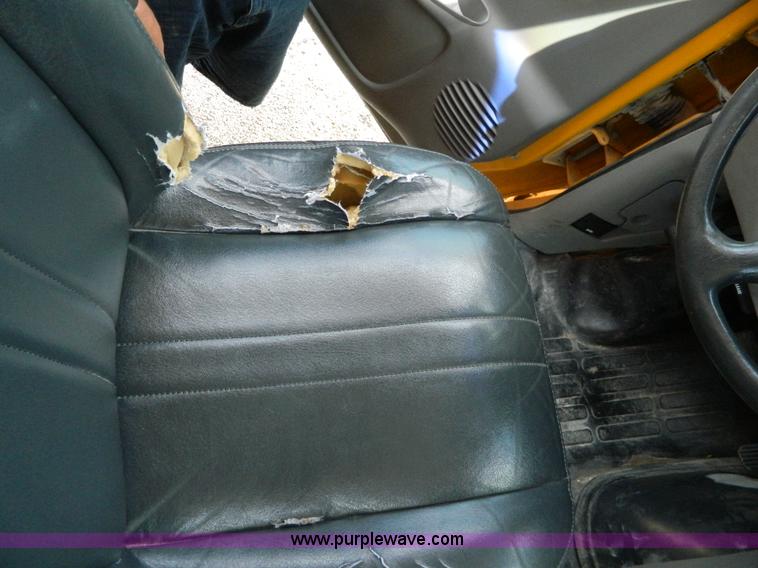 image for item G7975 1998 Chevrolet G3500 bus