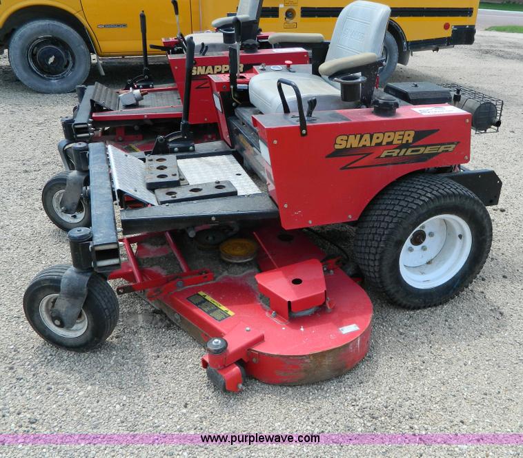 image for item G7977 Snapper Z lawn mower