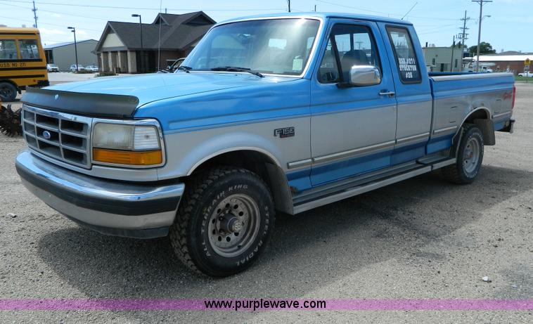 image for item G7981 1992 Ford F150 XLT SuperCab pickup truck