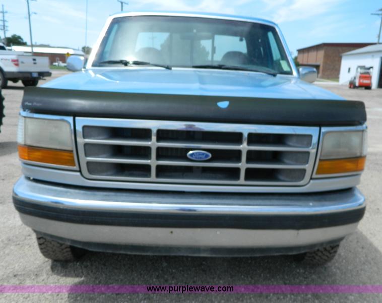 image for item G7981 1992 Ford F150 XLT SuperCab pickup truck
