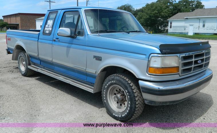 image for item G7981 1992 Ford F150 XLT SuperCab pickup truck