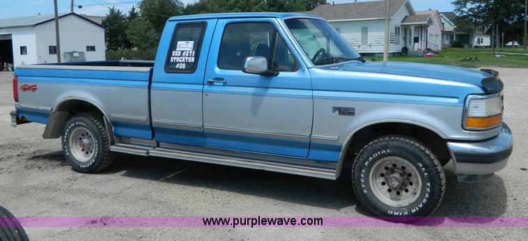 image for item G7981 1992 Ford F150 XLT SuperCab pickup truck