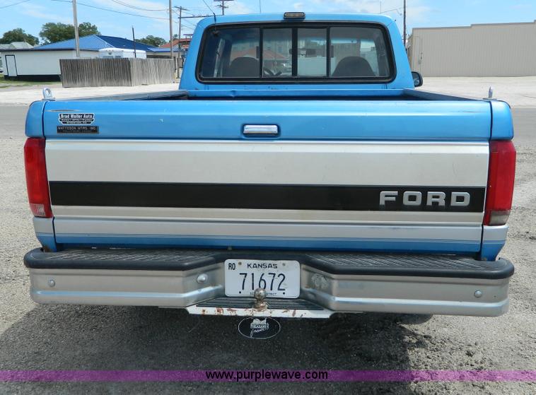 image for item G7981 1992 Ford F150 XLT SuperCab pickup truck