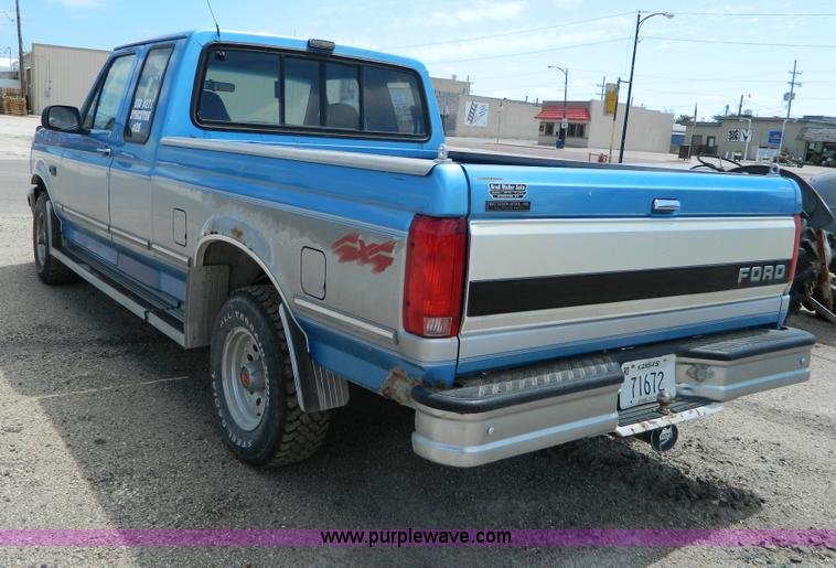 image for item G7981 1992 Ford F150 XLT SuperCab pickup truck