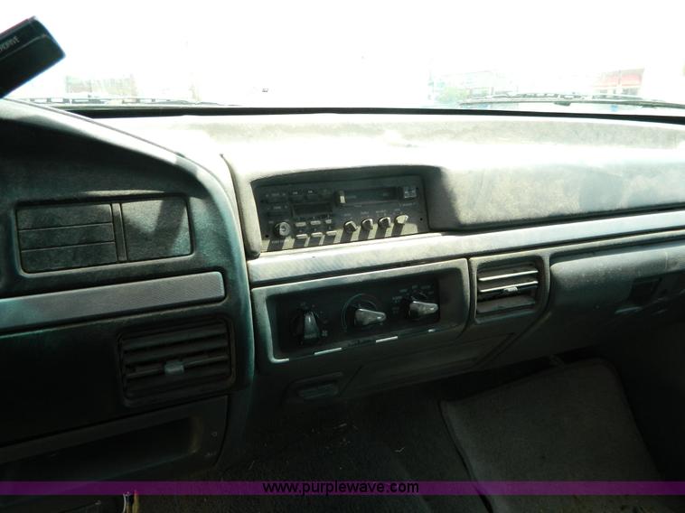 image for item G7981 1992 Ford F150 XLT SuperCab pickup truck