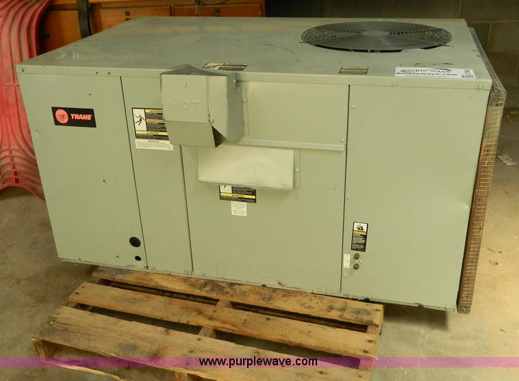 image for item G7982 2003 Trane AC and heat unit