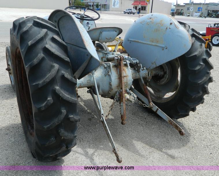 image for item G7983 Massey Fergusen tractor
