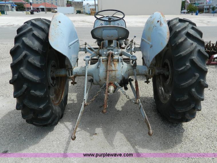 image for item G7983 Massey Fergusen tractor